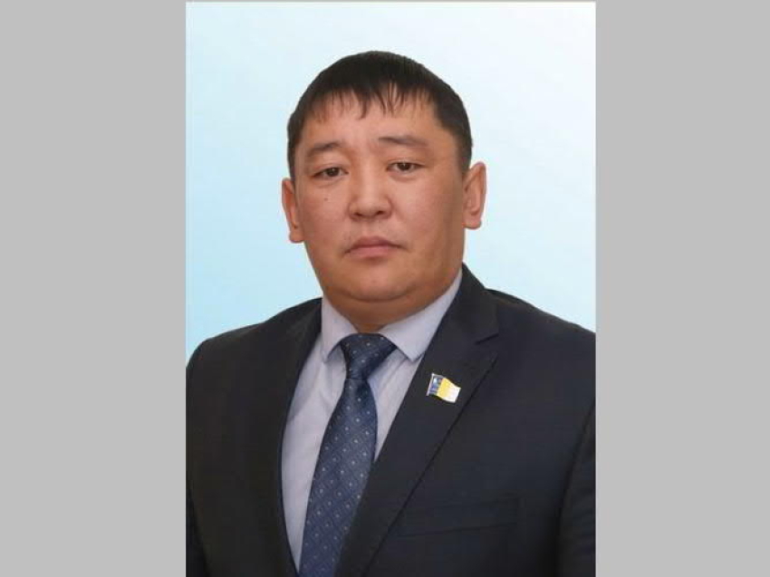 ​Временно исполняющим обязанности главы городского округа «Посёлок Агинское» Забайкальского края назначен Аюров Болот Баторович.